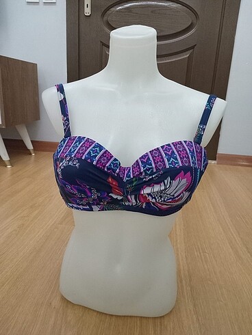 Bikini üstü