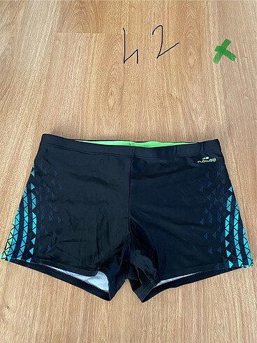 Şort bikini alt mini tüylenme