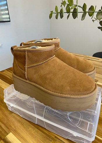Orjinal ugg Bej Süet Dolgu Topuklu Kadın Bot