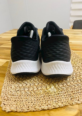 Skechers Erkek Siyah Koşu Ayakkabısı - Görsel 4