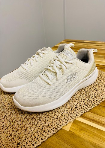 Skechers 42
