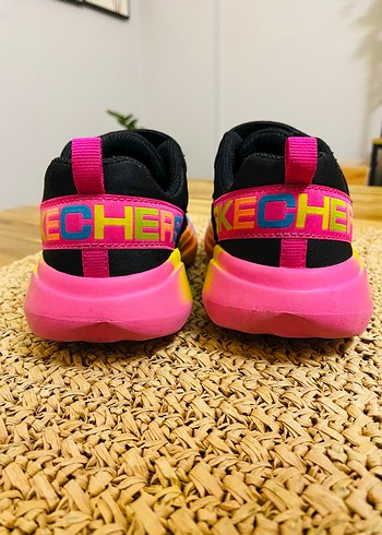 Skechers Kız Çocuk Renkli Bağcıksız Spor Ayakkabı - Görsel 4