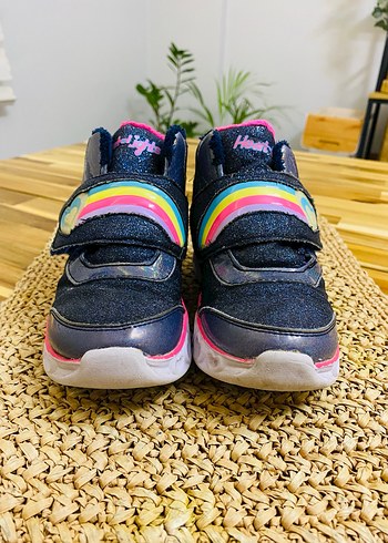 Skechers Renkli Kız Çocuk Spor Ayakkabı Kalp Detaylı - Görsel 2