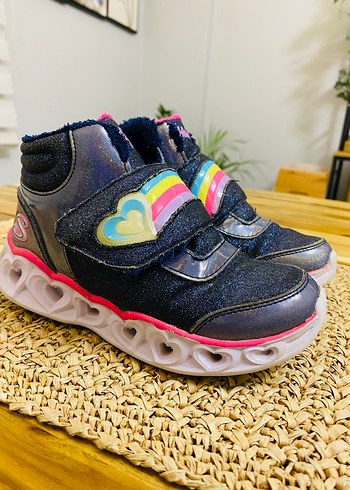 Skechers Renkli Kız Çocuk Spor Ayakkabı Kalp Detaylı - Görsel 3