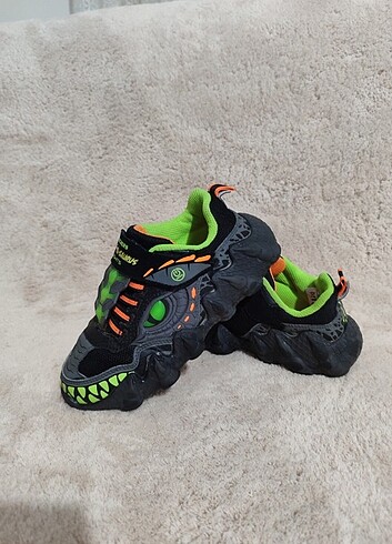 Skechers