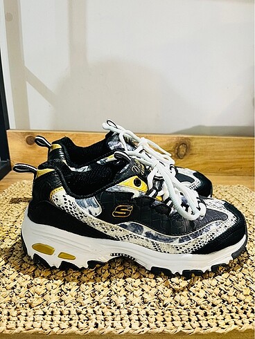 Skechers