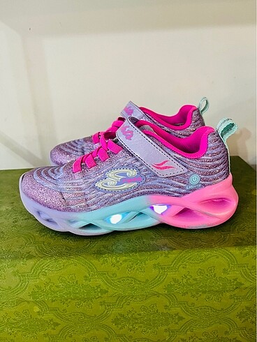 Skechers