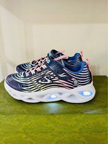 Skechers