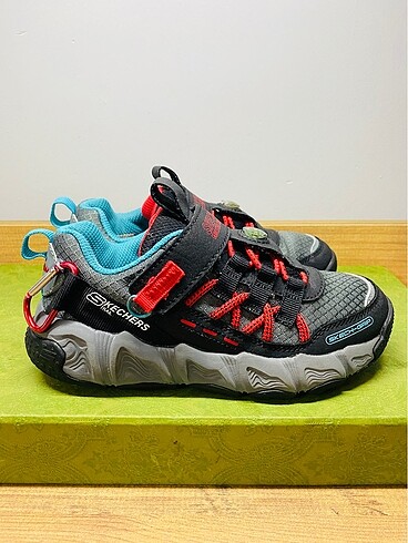 Skechers