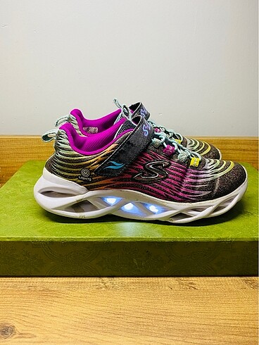 Skechers