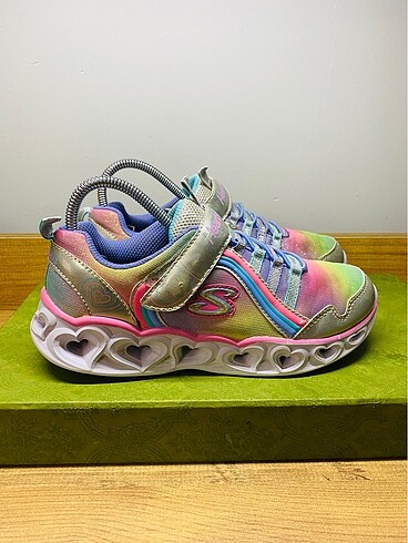 Skechers