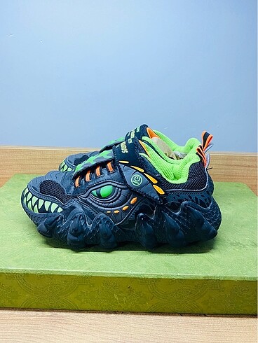 30 Beden Skechers
