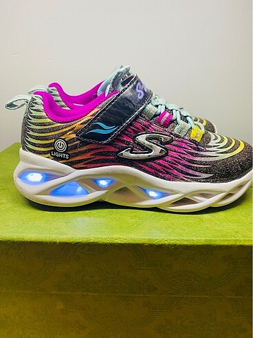 Skechers