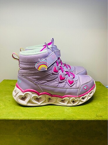 Skechers