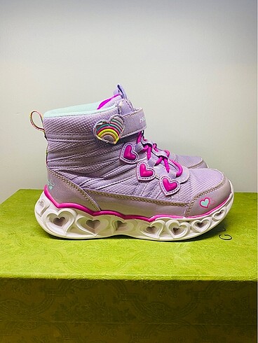 Skechers