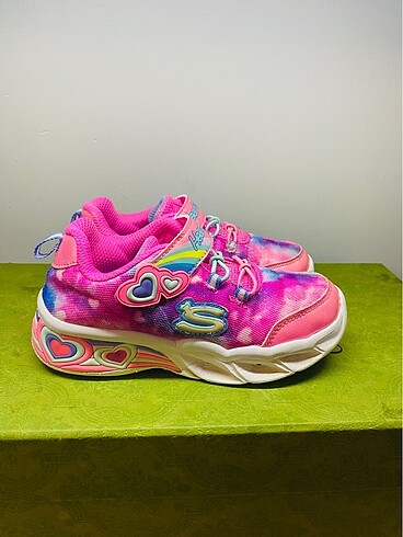 Skechers