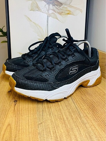 38,5 Beden Skechers