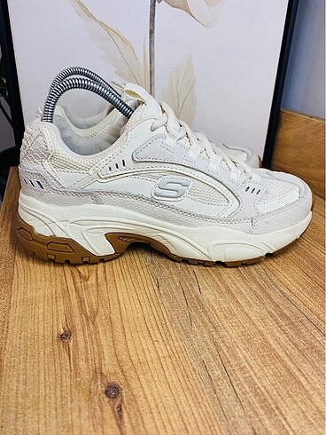 Skechers
