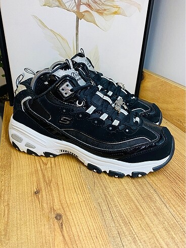 Skechers