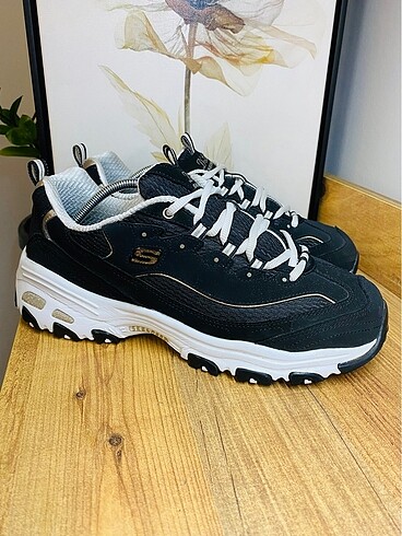 Skechers