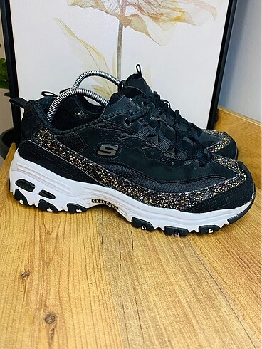 Skechers