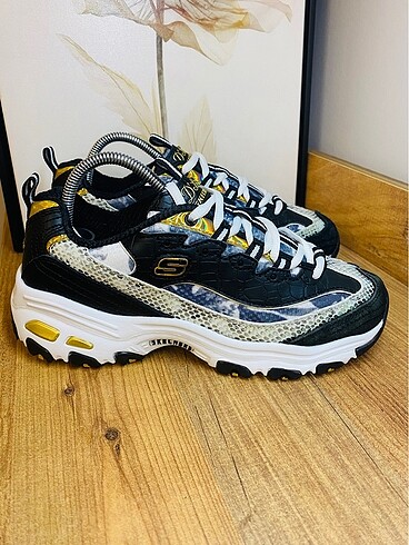 SKECHERS HERGÜN ORJİNAL AYAKKABI YÜKLÜYORUM