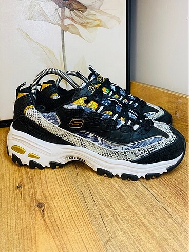 SKECHERS HERGÜN ORJİNAL AYAKKABI YÜKLÜYORUM