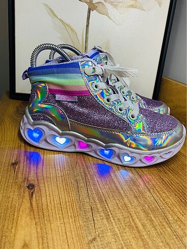 Skechers