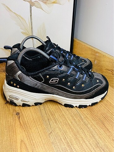 Skechers
