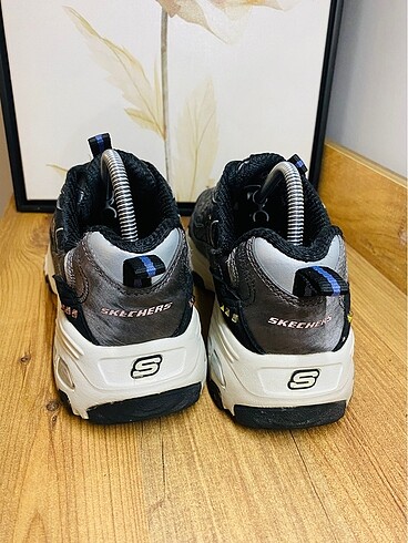 37 Beden siyah Renk Skechers