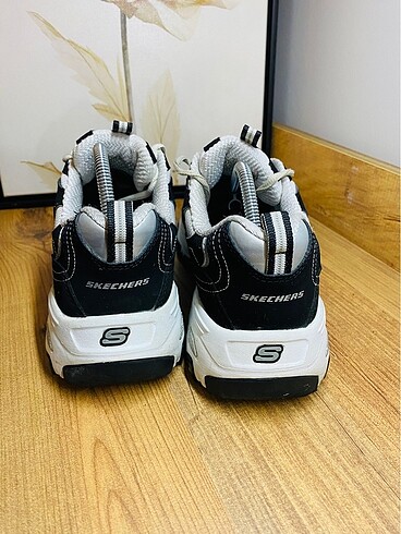 38,5 Beden siyah Renk Skechers