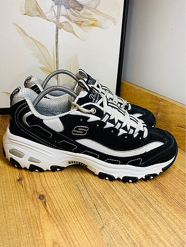 Skechers