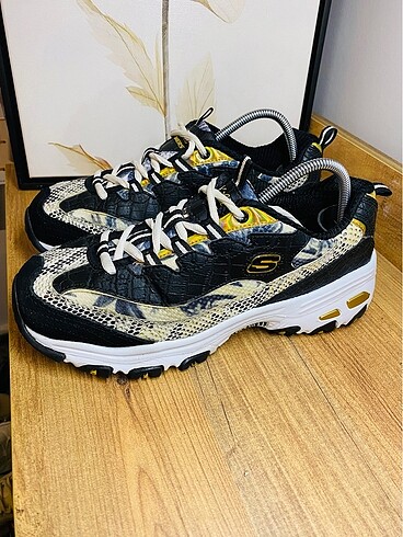 38,5 Beden Skechers