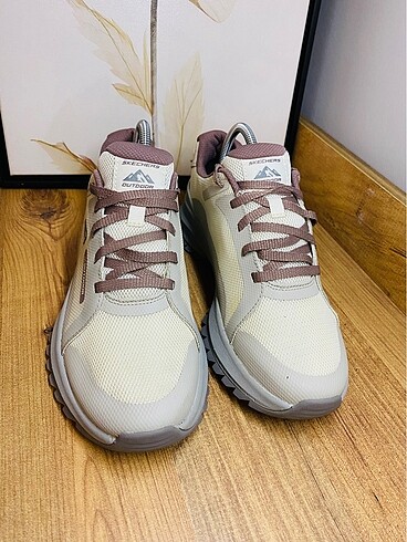 37 Beden Skechers
