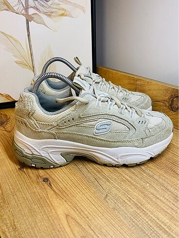 Skechers