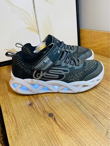 Skechers
