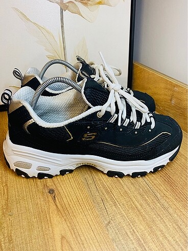 Skechers