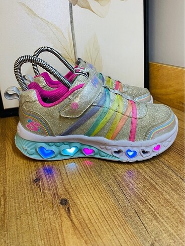 Skechers