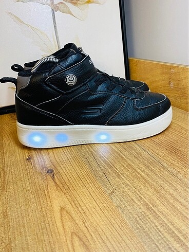 Skechers