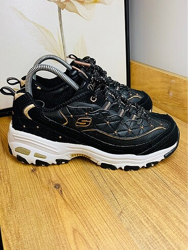 Skechers