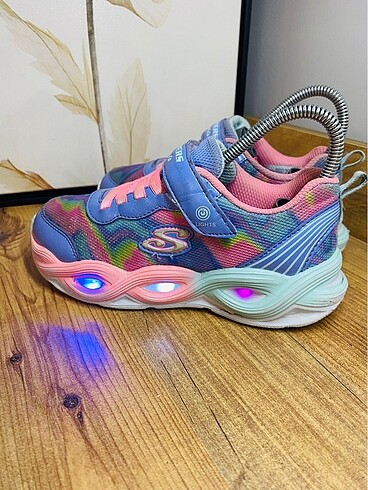 Skechers