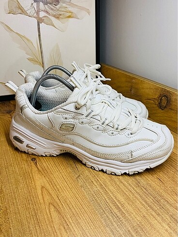 Skechers