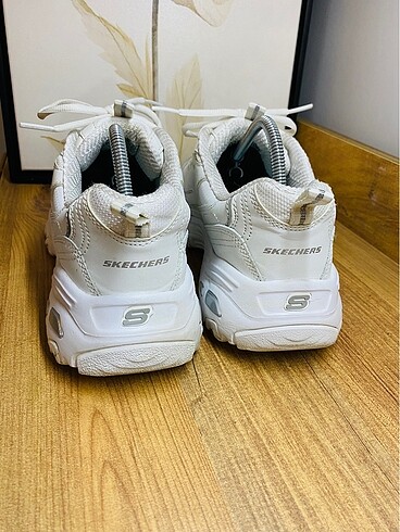 38,5 Beden beyaz Renk Skechers