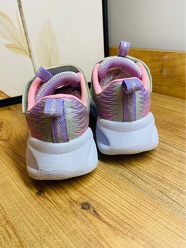 27 Beden çeşitli Renk Skechers kız çocuk ayakkabısı
