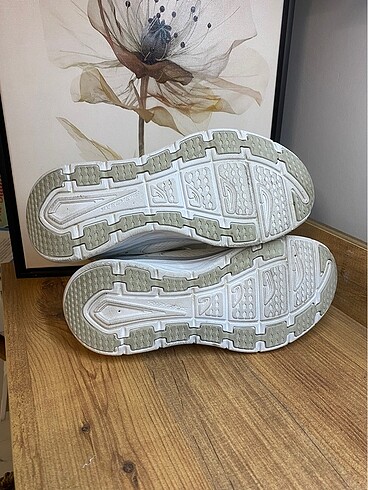 37,5 Beden beyaz Renk Skechers kadın ayakkabısı