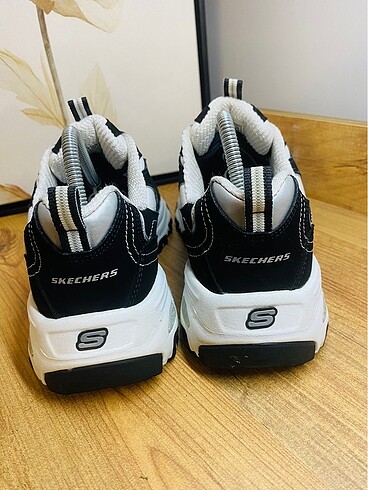 37,5 Beden siyah Renk Skechers kadın ayakkabısı