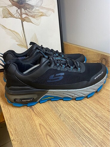 45 Beden Skechers erkek ayakkabısı
