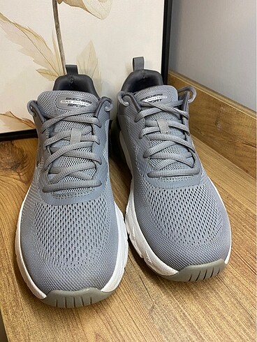 42 Beden Skechers erkek ayakkabısı