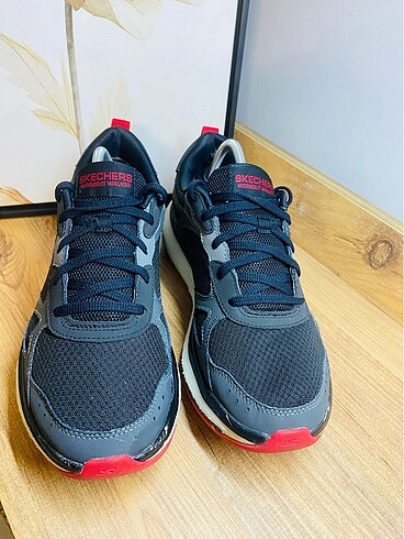 40 Beden Skechers erkek ayakkabısı