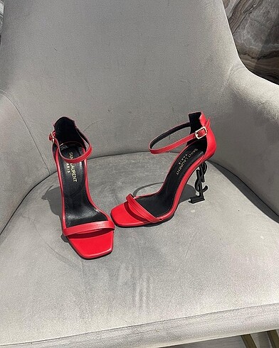 Yves Saint Laurent Ysl topuklu ayakkabı
